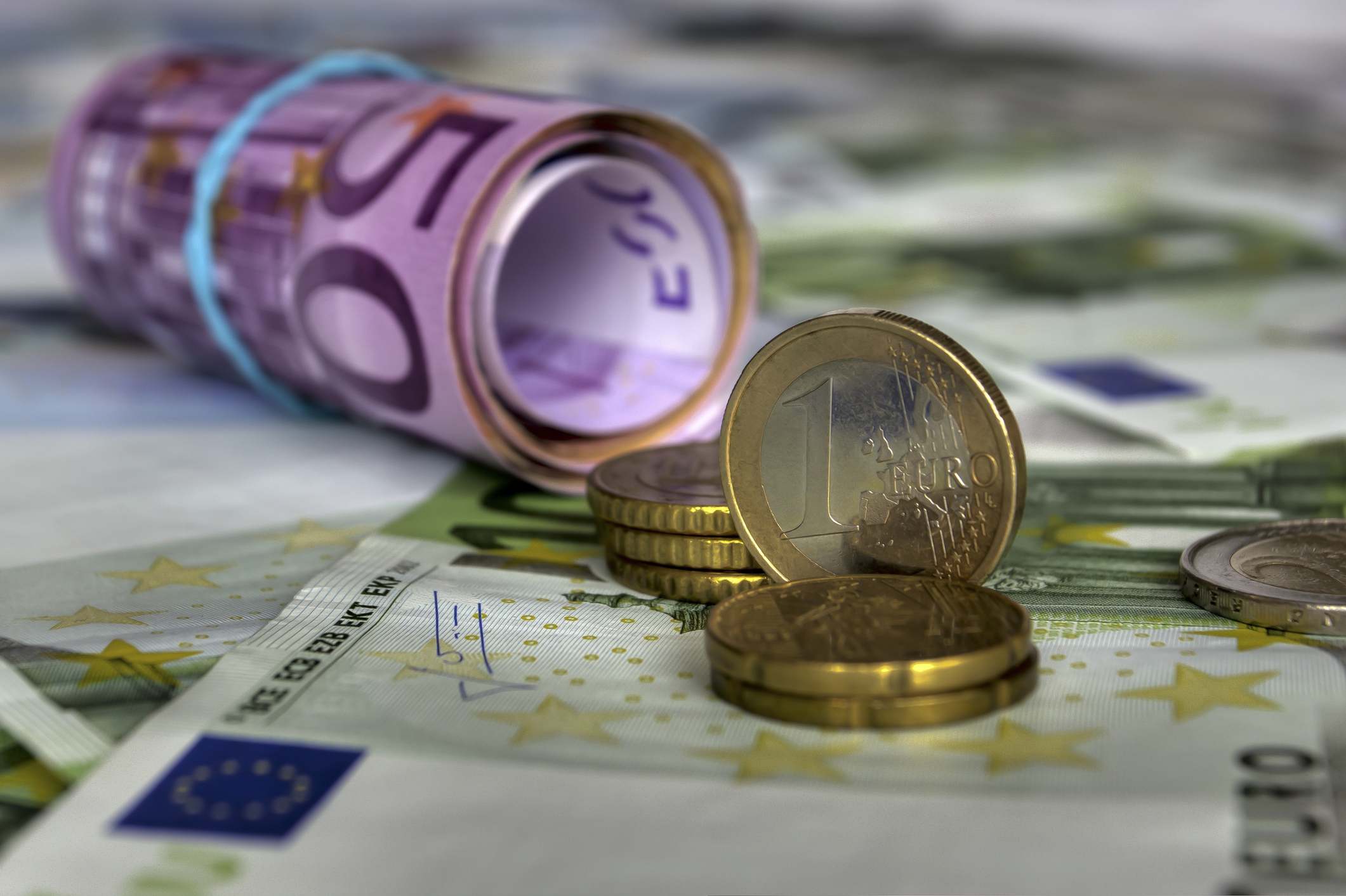 El euro sube frente al dólar