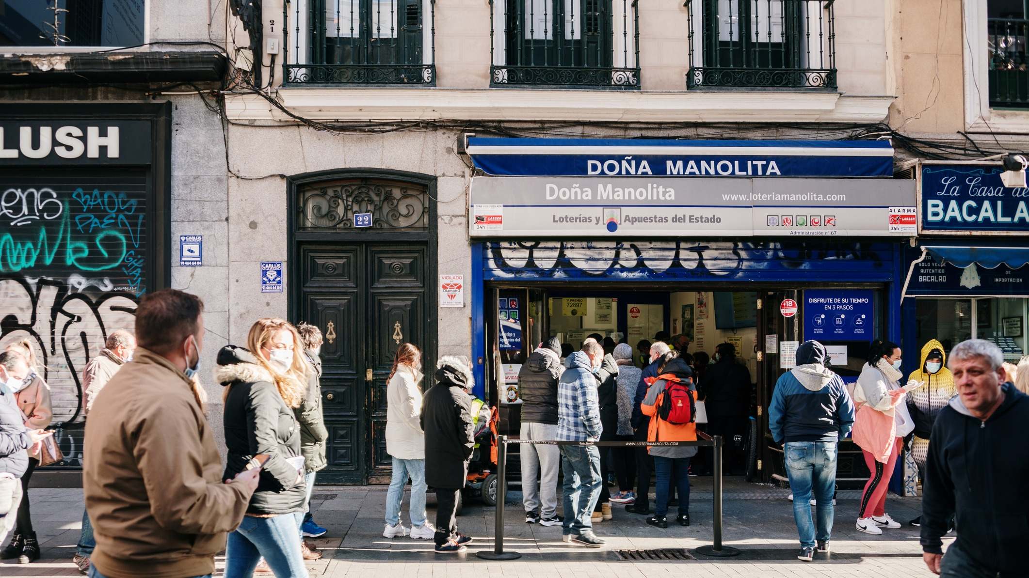 Administración de Doña Manolita para comprar lotería de Navidad