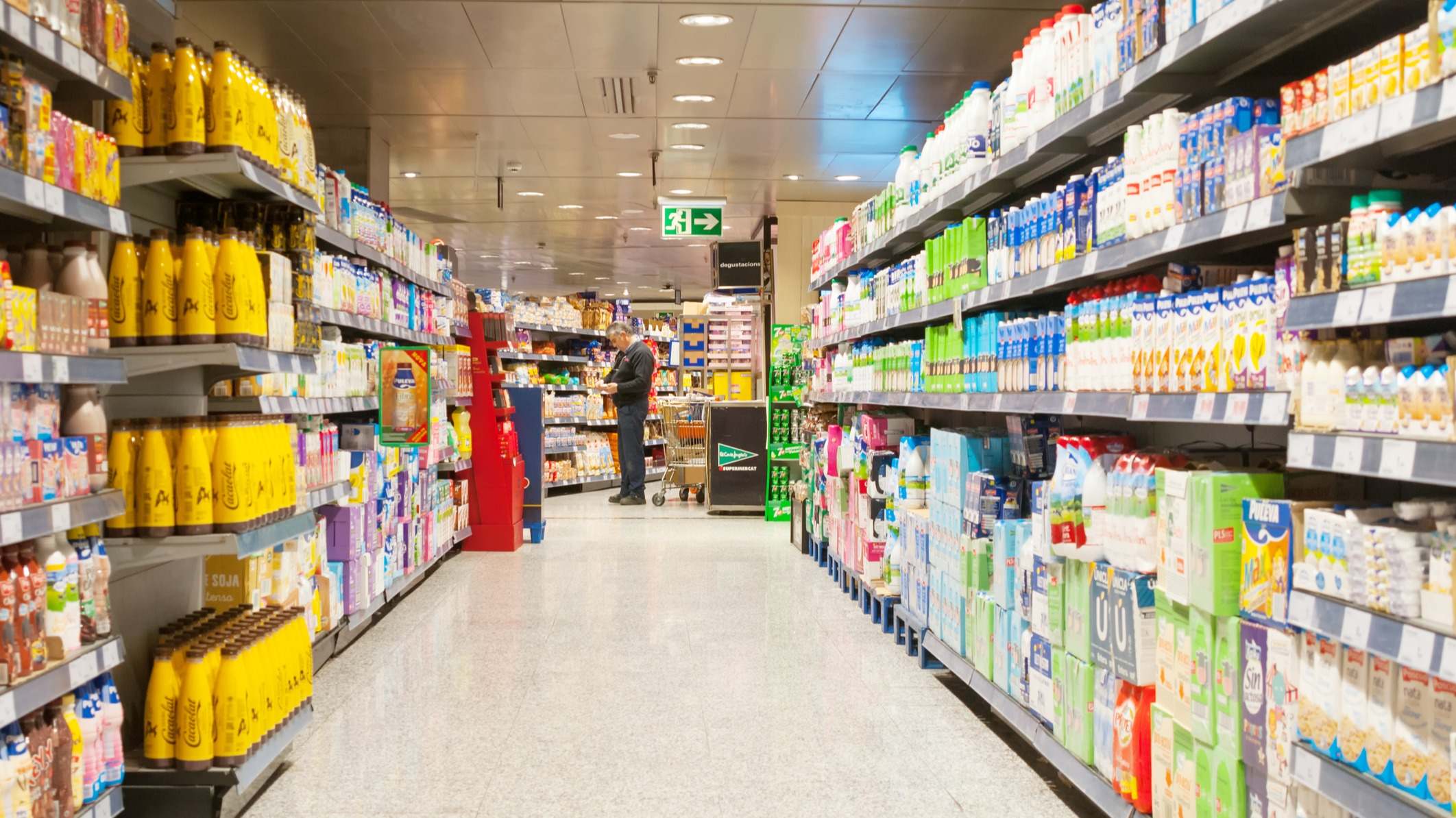 Pasillo de un supermercado de El Corte Inglés de Barcelona