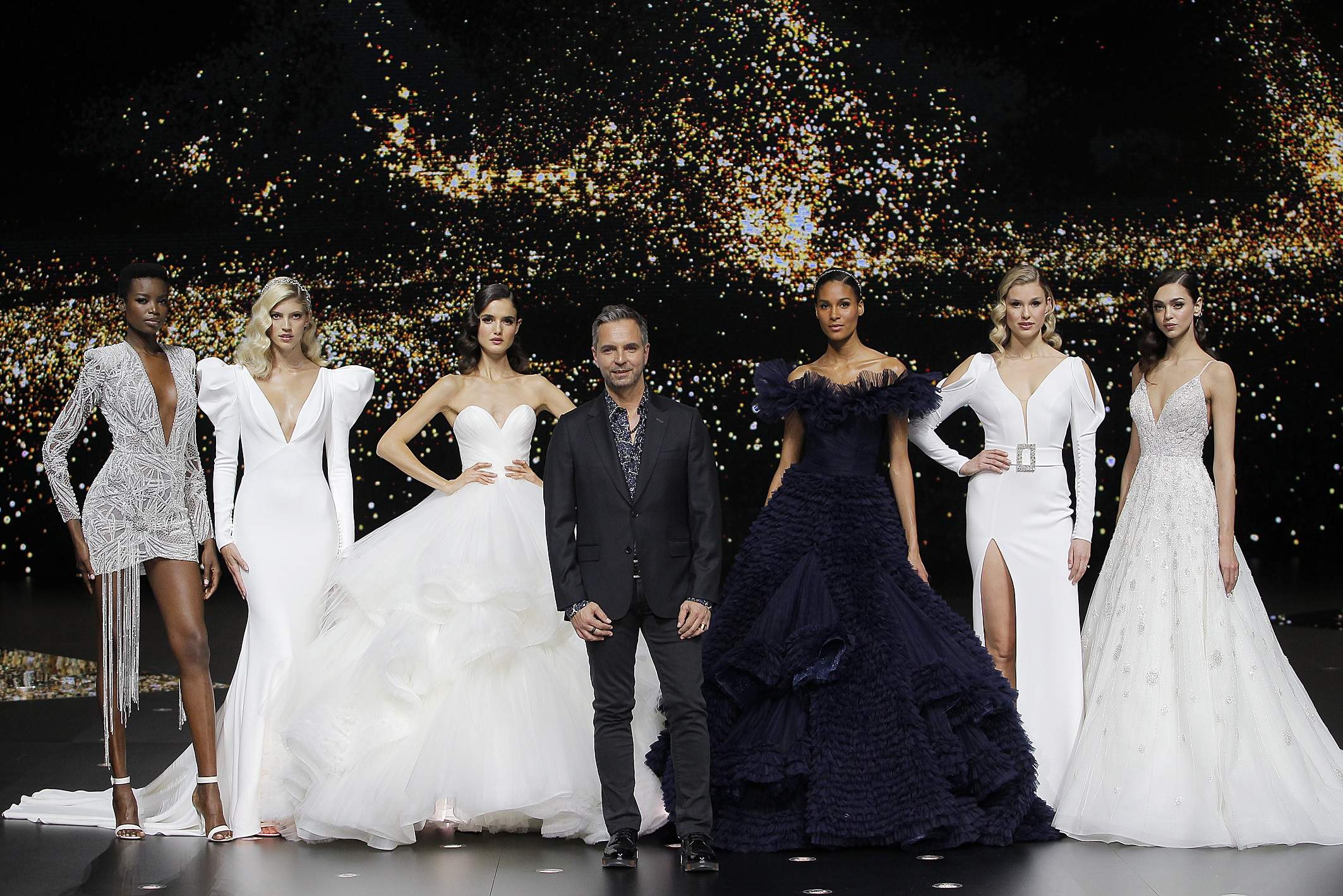 Pronovias_Maria-Borges-Devon-Windsor-Blanca-Padilla-Herve-Moreau-Cindy-Bruna-Keke-Lindgard-y-Zenia-Katava-1.jpg