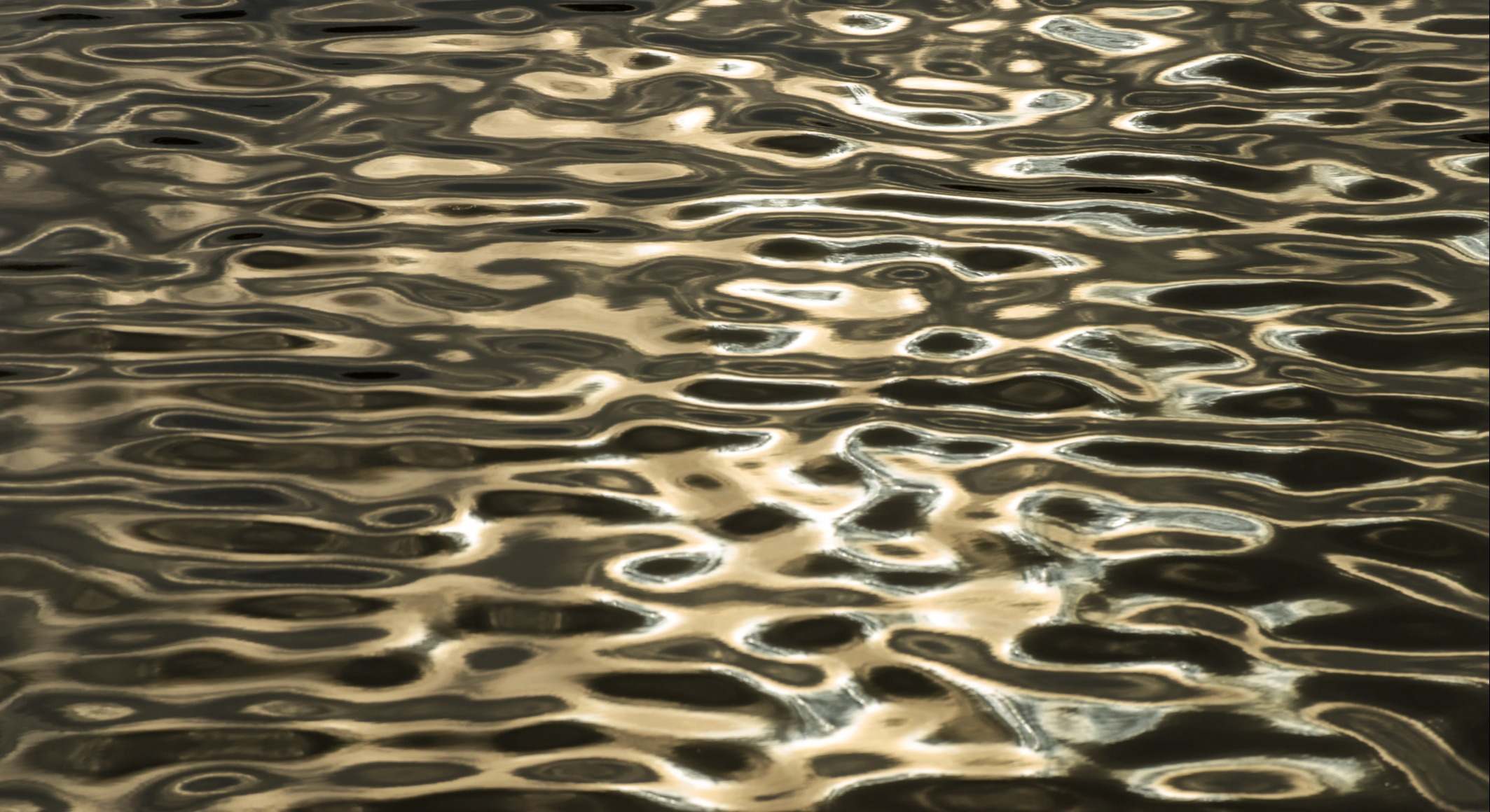 Agua al atardecer