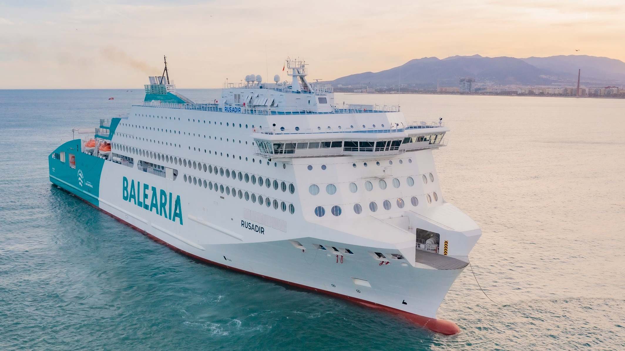 El ferry Rusadir de Baleària.