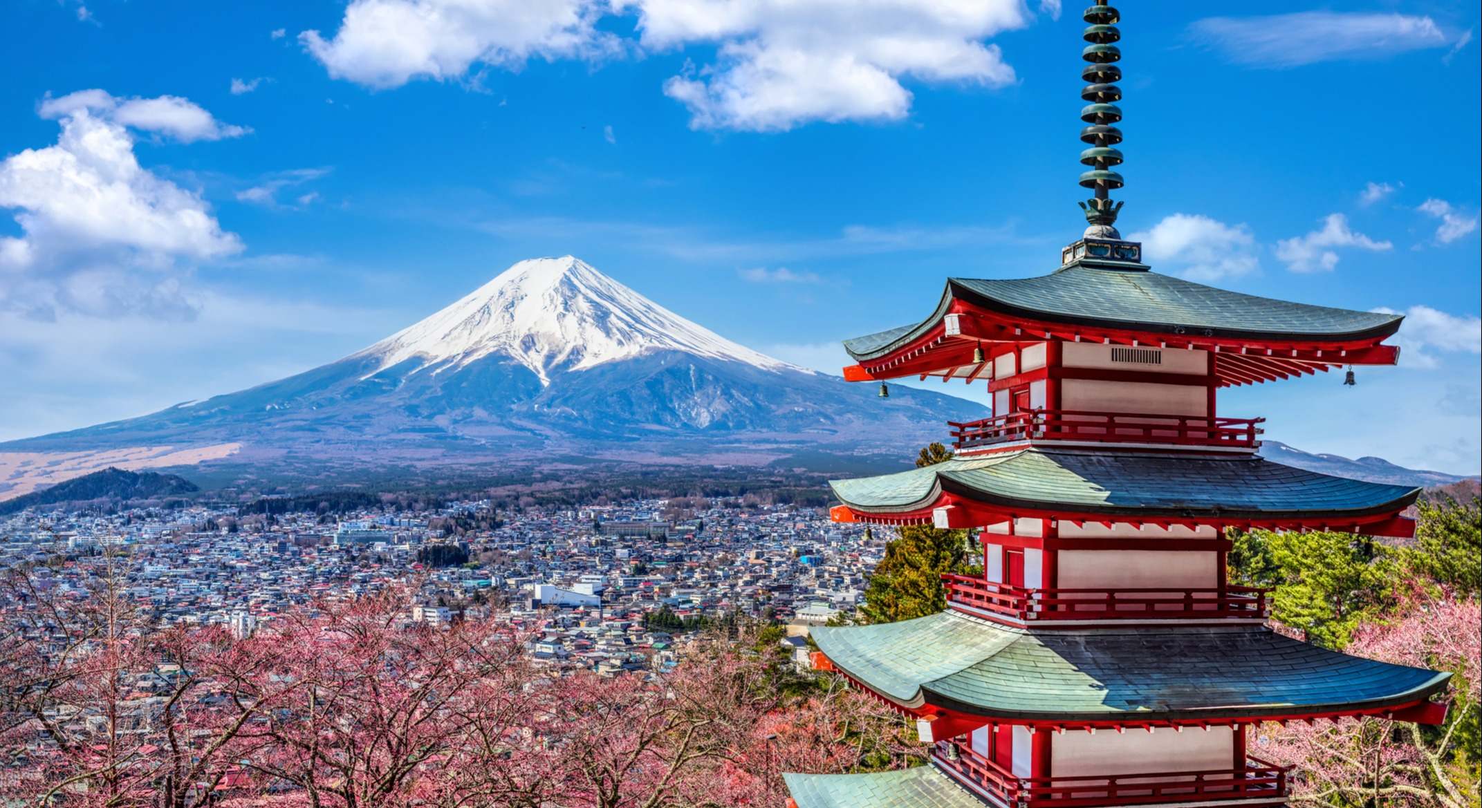 Monte Fuji nevado y la pagoda Chureito, Fujiyoshida, Japón. / Foto: iStock