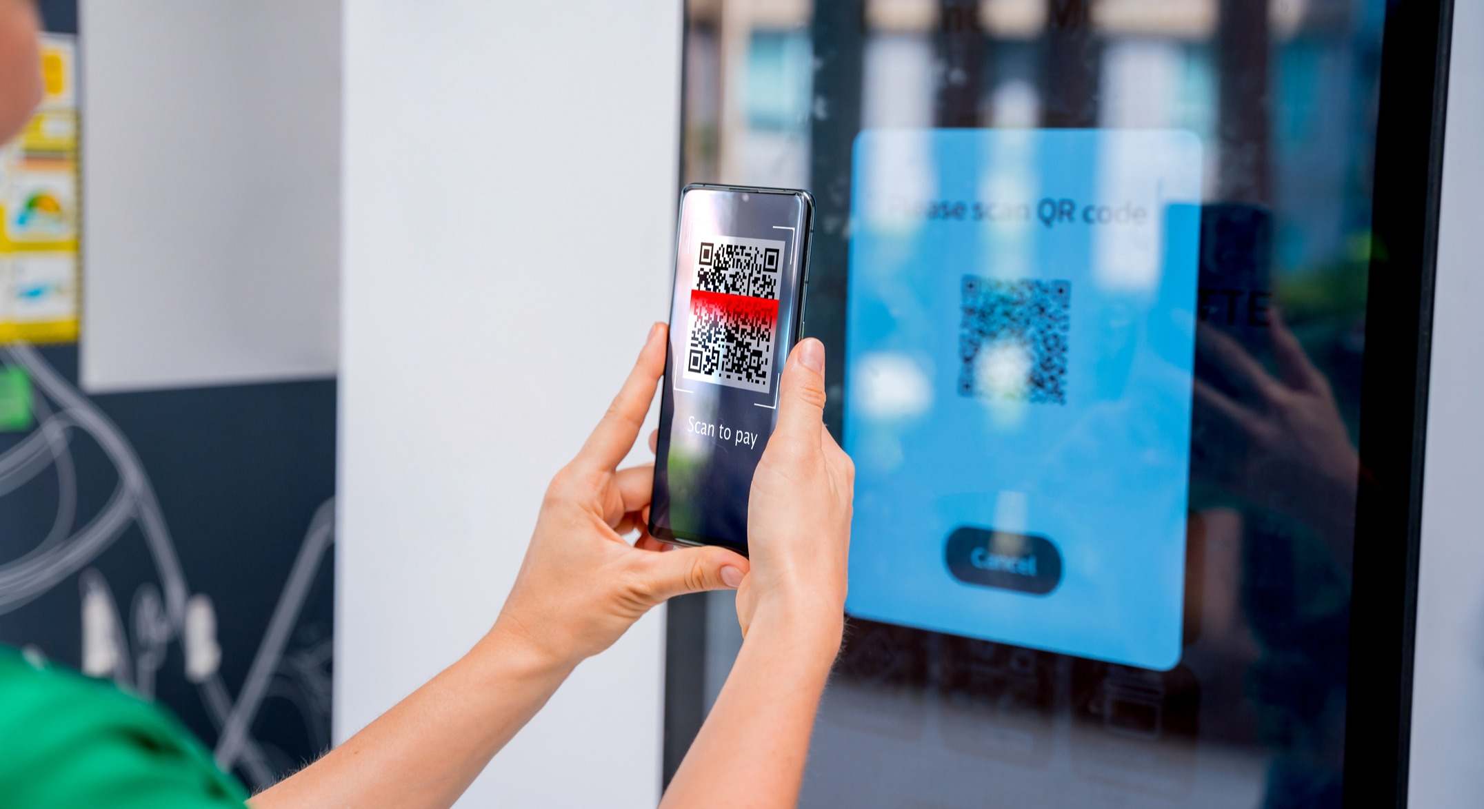 La OCU advierte de la estafa con códigos QR falsos.