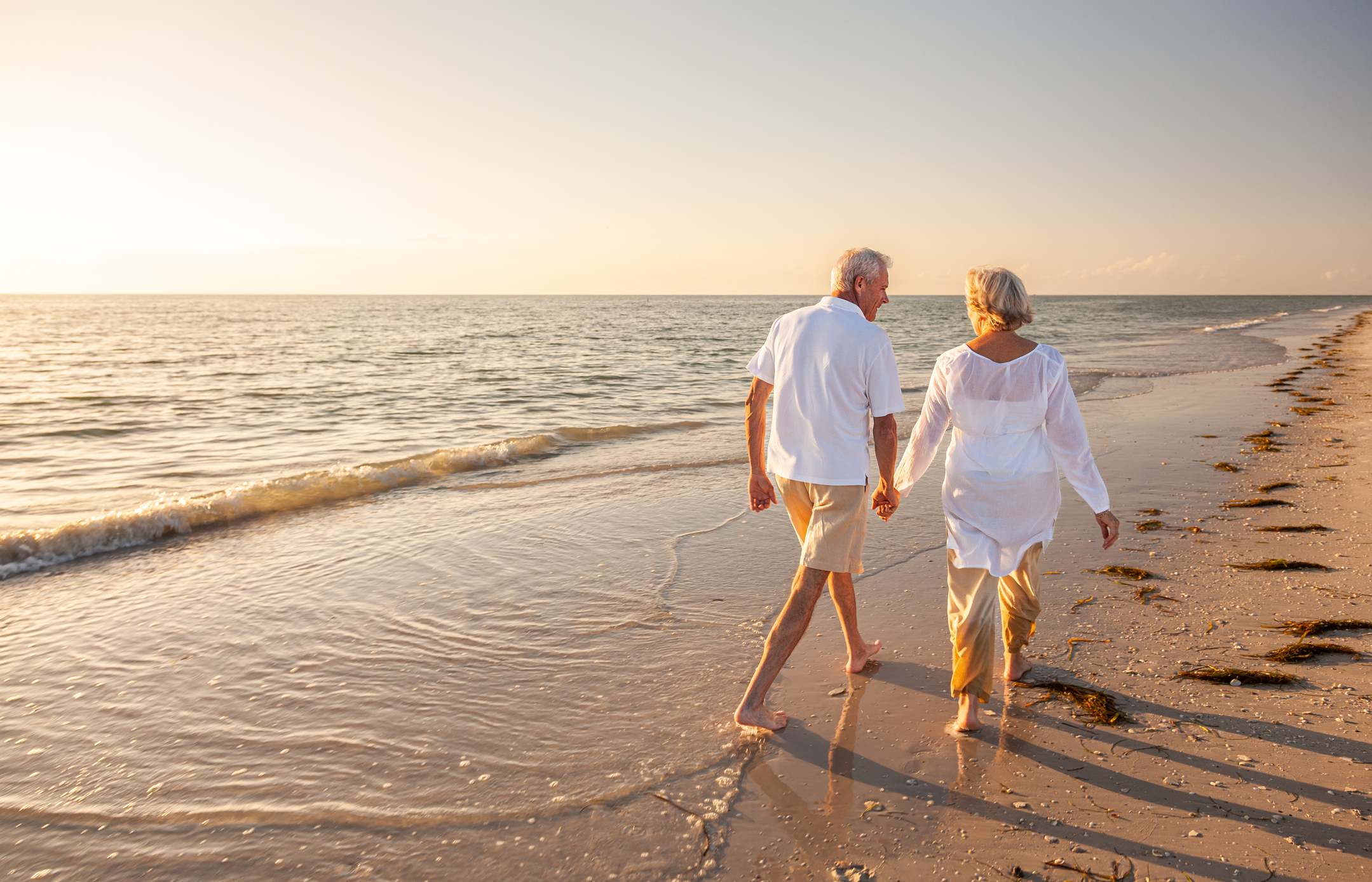 Ancianos en la playa
