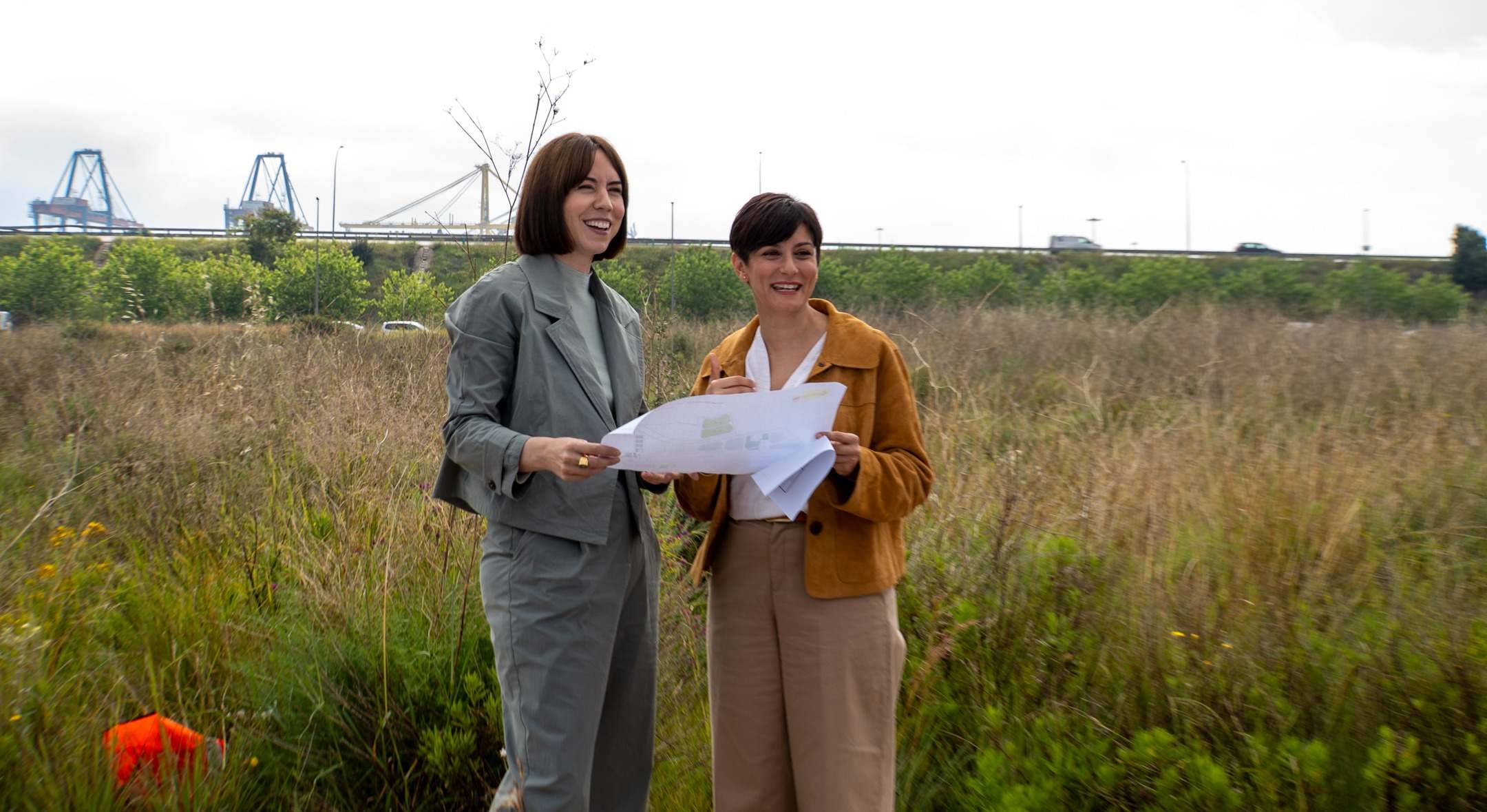 Diana Morant, ministra de Ciencia, e Isabel Rodríguez, ministra de Vivienda, visitan los terrenos del Perte en Valencia