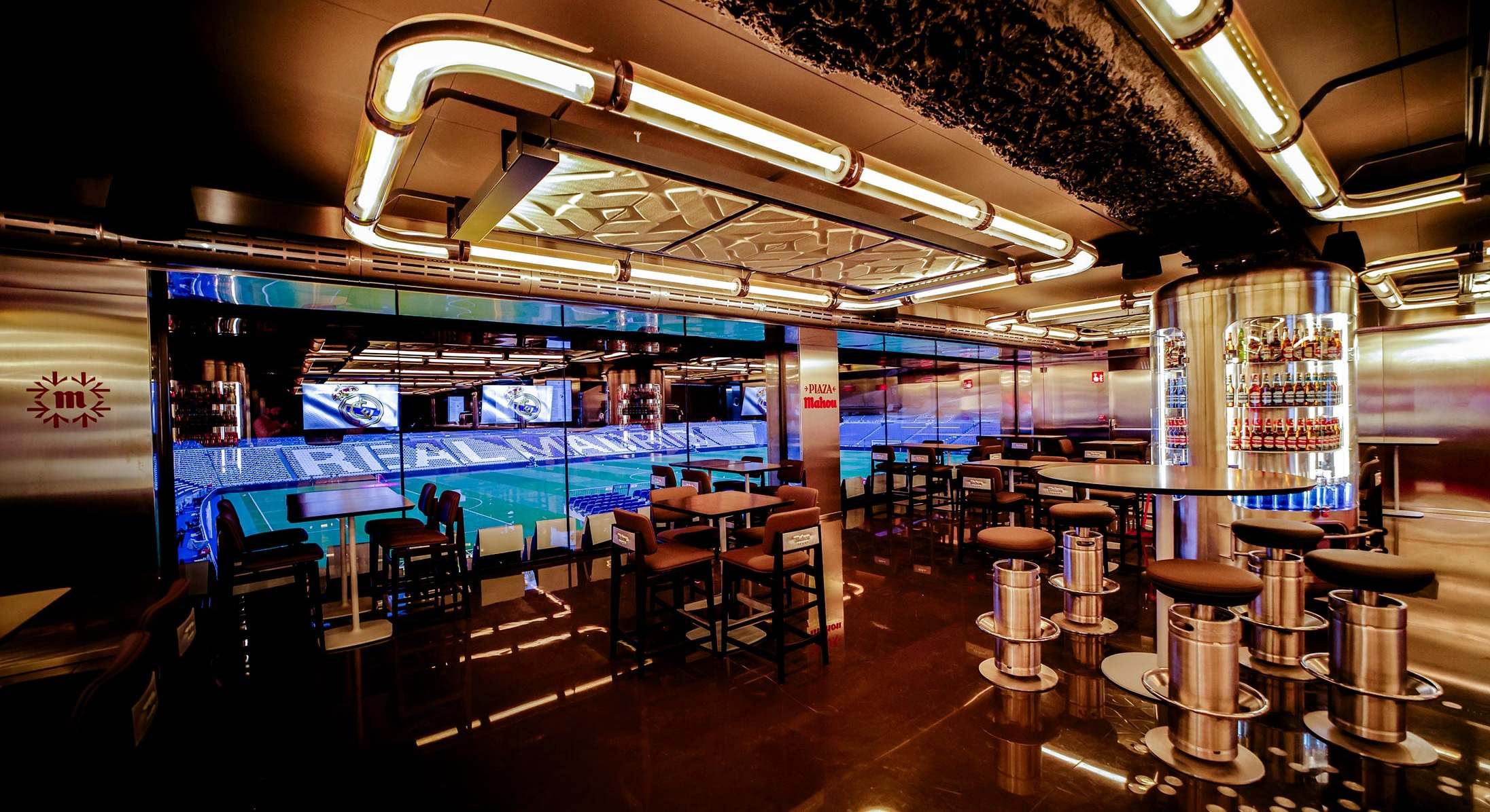 Plaza Mahou, la fábrica de cerveza en el interior del Santiago Bernabéu.