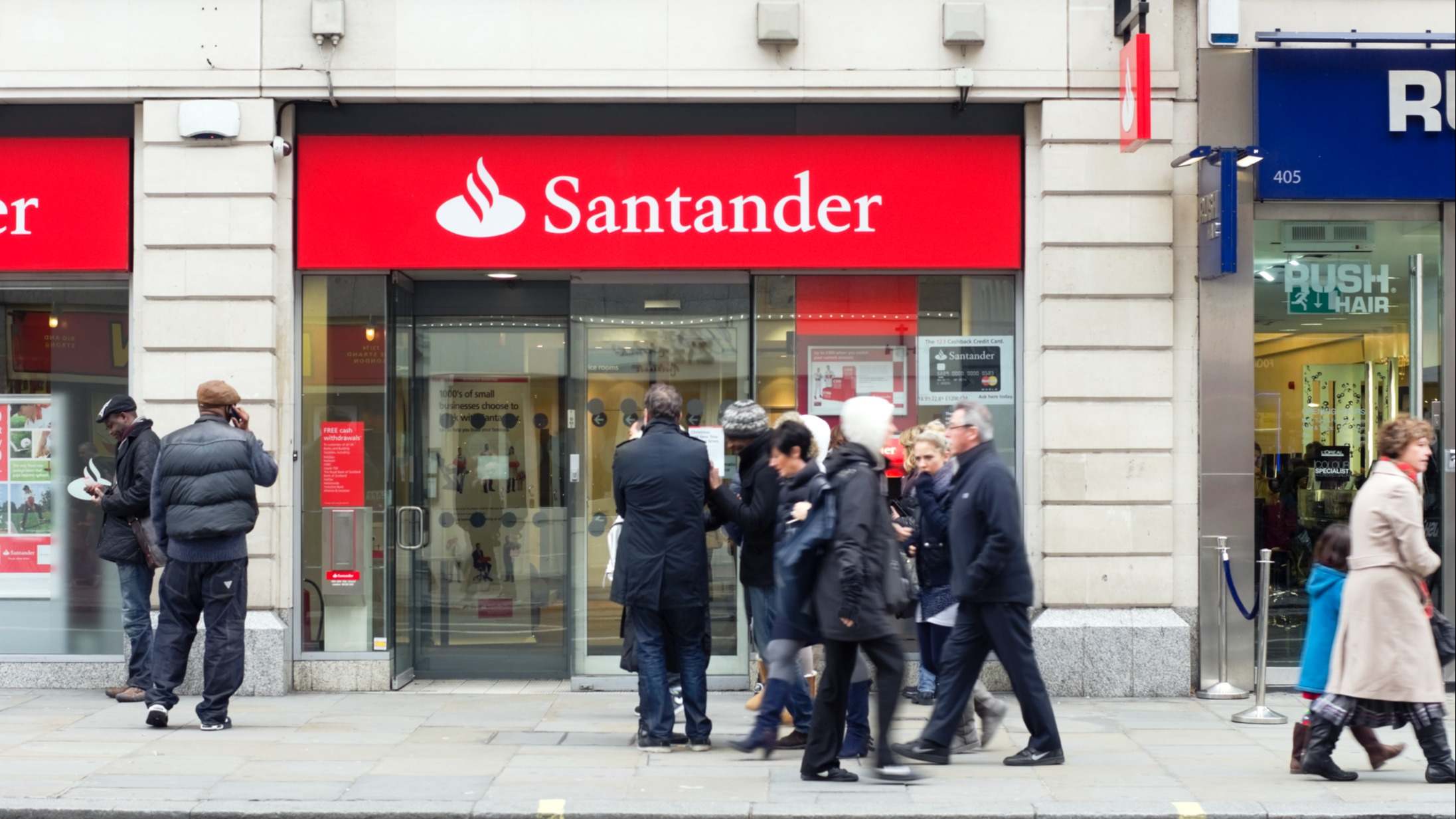 Sucursal del Banco Santander en el centro de Londres