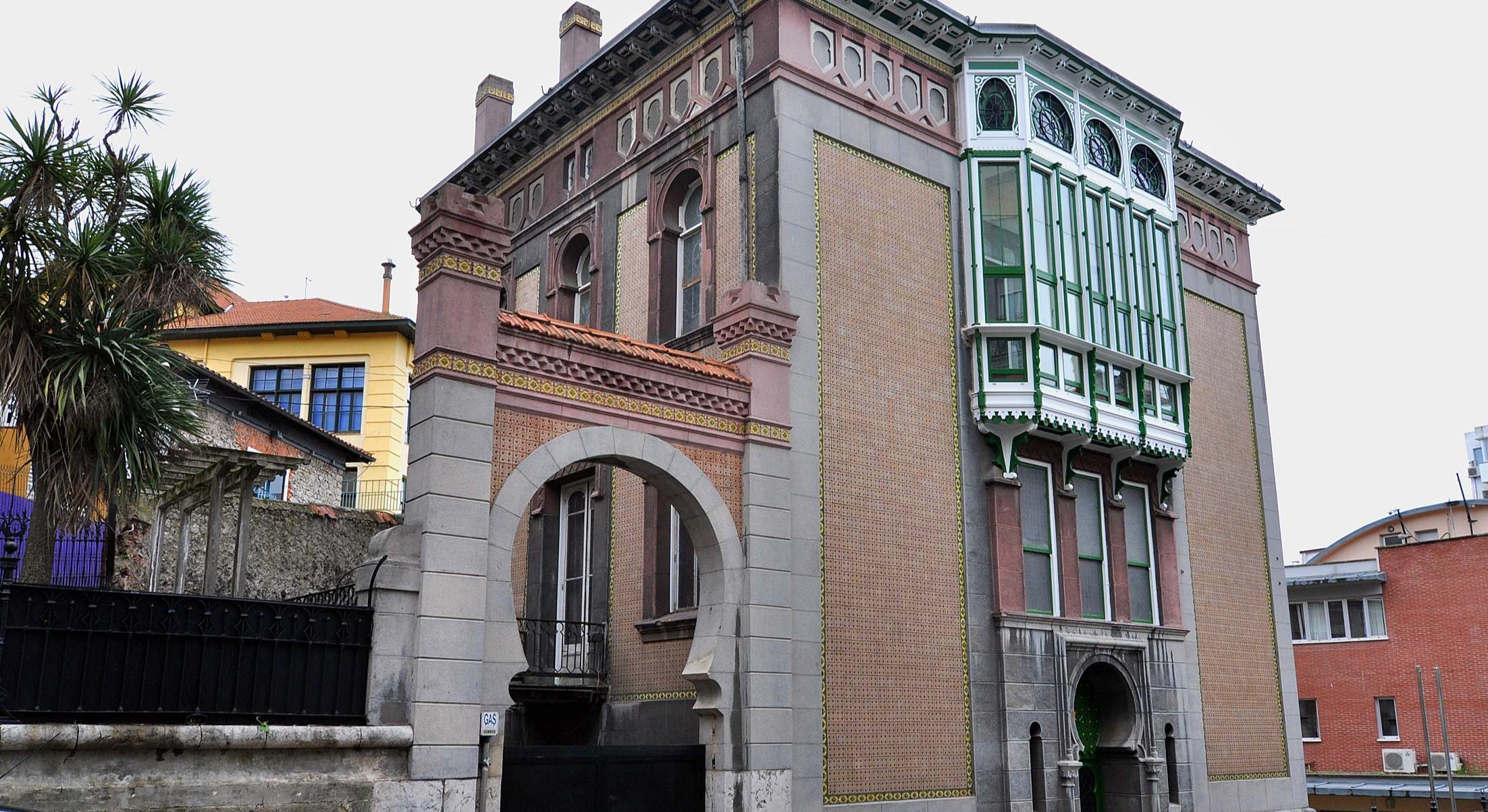Fachada del Palacio de Cortiguera