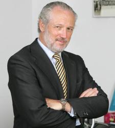 José Luis López-Schümmer es presidente y consejero delegado de Mercedes-Benz España
