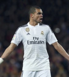 Pepe-enfado-Camp-Nou-2015-reuters.jpg