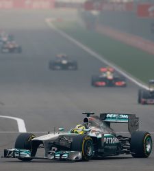Mercedes da "un repaso" a Ferrari en la clasificación de constructores