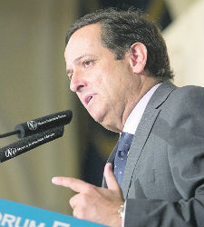 juanpablolazaro225250.jpg
