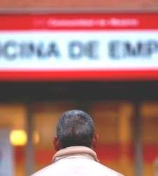 paro hombre oficina