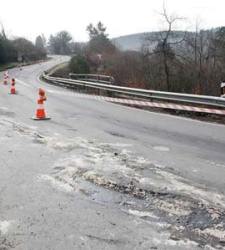 Los fabricantes de asfalto critican la falta de inversiones en las carreteras