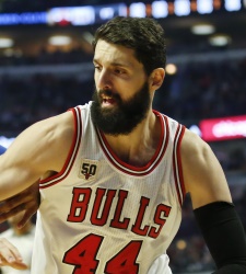 Mirotic-reuters-2016.jpg