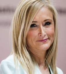 cifuentes-fondo-rosa.jpg