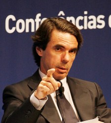 Aznar-dedo.jpg