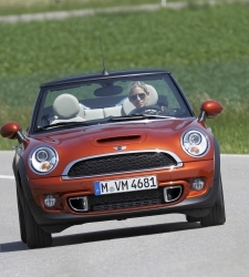 mini-cabrio02.jpg