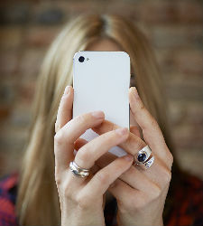 smartphone-chica.jpg