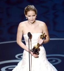 jennifer-lawrence-oscar.jpg
