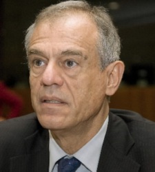 Sarris_Bloomberg.jpg