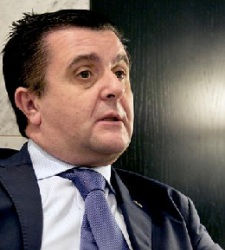 Aurelio-Vazquez.jpg