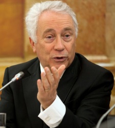 Costa-Carlos.jpg