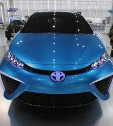toyota_fcv.jpg