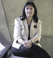 elisa-duran-225.jpg
