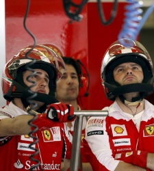 ferrari_mecanicos.jpg