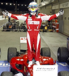 alonso-celebra-singapur.jpg
