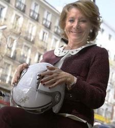 esperanza_aguirre_casco_efe.jpg