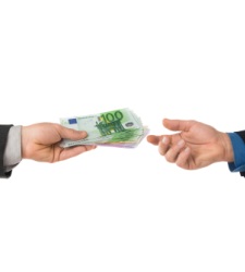 prestar-billetes-iStock.jpg