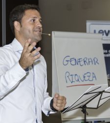 delgado-carlos.jpg