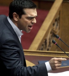 Tsipras-brazos.jpg