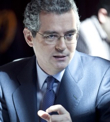 pablo-isla-traje.jpg