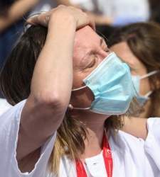 coronavirus-enfermera-sanitaria-cansada-reuters.jpg