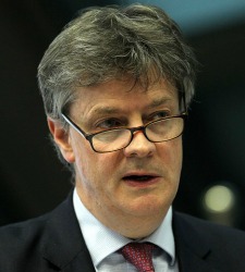 Jonathan-Hill.jpg
