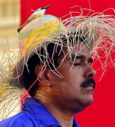 maduro-pajarito-chavez-efe.jpg
