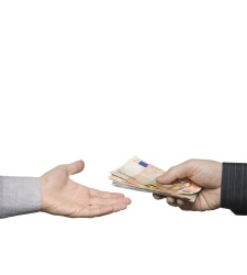 billetes-mano-pacto.jpg