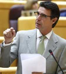 soria-jose-manuel-traje-claro.jpg