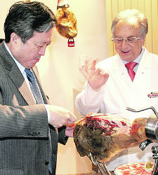 elpozo-embajador-chino.jpg