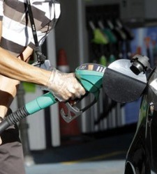 Las <b>gasolineras</b> más baratas en las principales rutas de viaje de la red en España