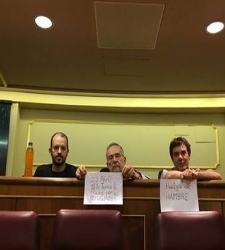 huelga-hambre-diputados-podemos-225x250.jpg