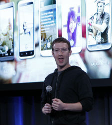 zuckerberg-facebook-home.jpg