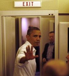 Obama-exit-airforceone-2011-reuters.jpg