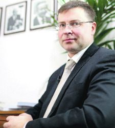 valdis-dombrovskis-225250.jpg