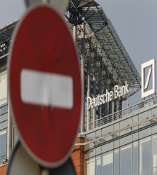 225x250-deutsche-bank-senal.jpg
