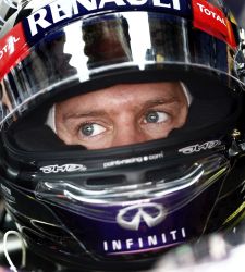 Vettel sigue implacable en los libres en India; <b>Alonso</b> sólo puede ser quinto